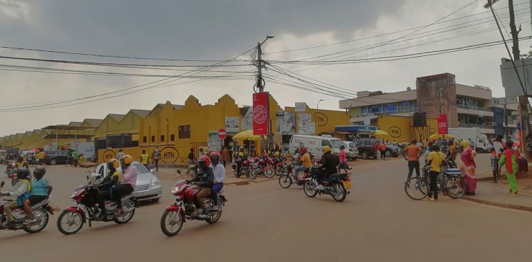 استخدام الدراجات البخارية للمواصلات في كيغالي